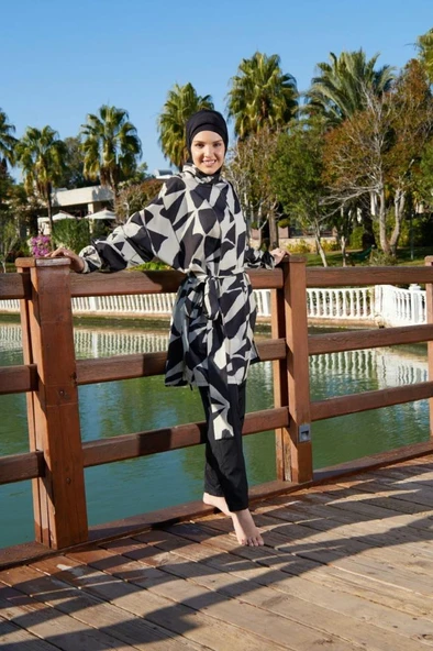 Estiva 26969 Siyah Abstract Tam Kapalı Pantolonlu Kuşak Detaylı Tesettür Mayo ürün görseli 1