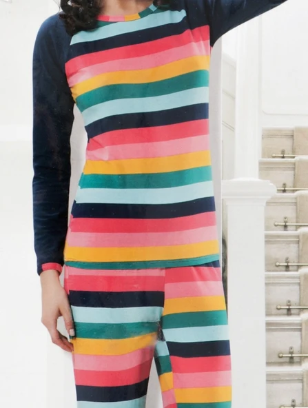Kadın Uzun Kollu Pijama Takımı Çizgili ürün görseli 1