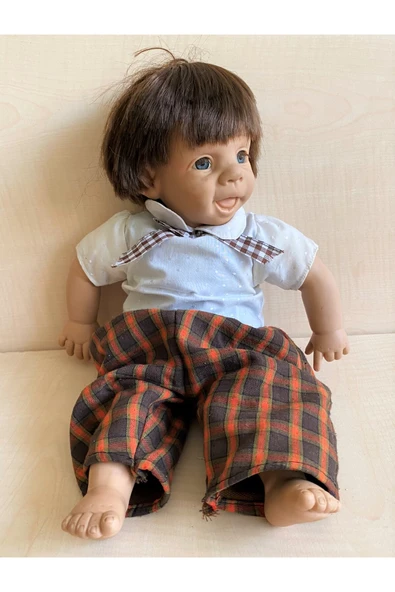 SANAT TACİRİ 37CM SİMBA DAMGALI AVRUPA BEBEK İFADELİ PLASTİK BEBEK ŞAŞKIN BEBEK ürün görseli 1