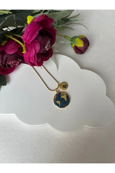 nergis collection Dünya Çelik Harfli Koyu Mavi Tasarım Kolye ürün görseli 1