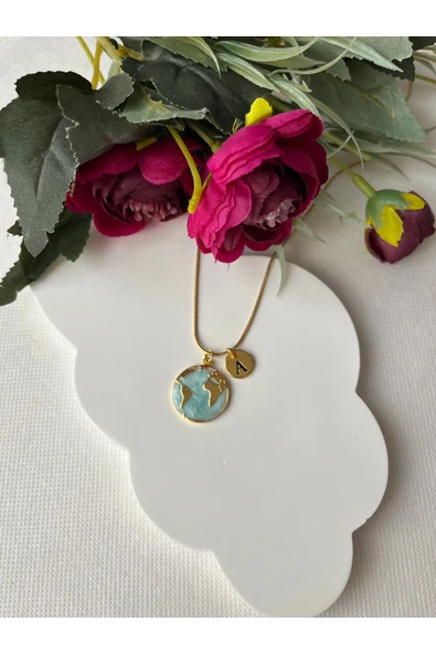 nergis collection Dünya Çelik Harfli Açık Mavi Tasarım Kolye ürün görseli 1