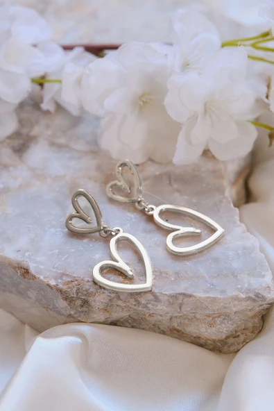 Silver Sallantılı İkili Kalp Küpe ürün görseli 1