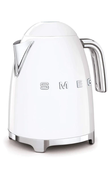 Smeg, KLF03WHEU 1.7L su ısıtıcısı, yumuşak açılan sürahi kapağı, paslanmaz çelikten yapılmış çıkarılabilir kireç önleyici filtre, 100°C'de otomatik kapanma, kaymaz ayaklar, 2400W güç, beyaz ürün görseli 1