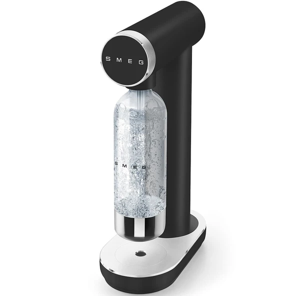 Smeg, SKC01BLM maden suyu regülatörlü ve damlama tepsili maden suyu yapıcı, 800 ml şişe, CO₂ silindiri dahil değil, mat siyah ürün görseli 1