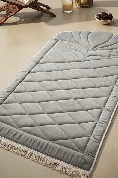 Gri Kapitone Dolgulu Lüks Seccade 65x115 cm ürün görseli 1