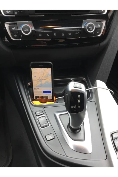 GİT3D Bmw 3 Serisi F30 Telefon Sarj Stand ürün görseli 1