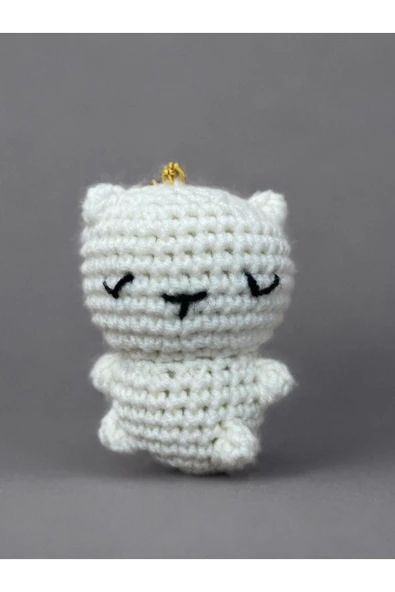 Amigurumi Anahtarlık 7-8 cm – El Yapımı Örgü Hediyelik Çanta Süsü  Beyaz ürün görseli 1