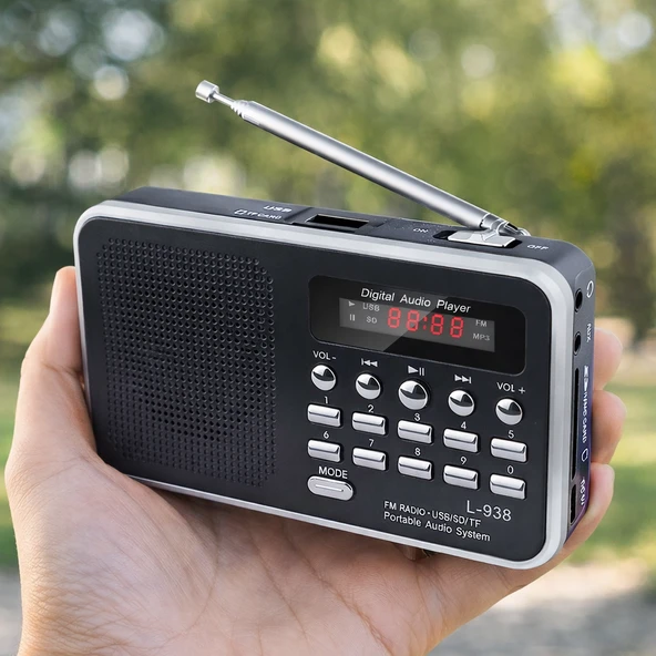 Ultratekno L-938 Şarjlı Taşınabilir FM Radyo Dijital Ekranlı USB/TF/SD/AUX Destekli Deprem Çantasına Uygun Cep Radyosu ürün görseli 1