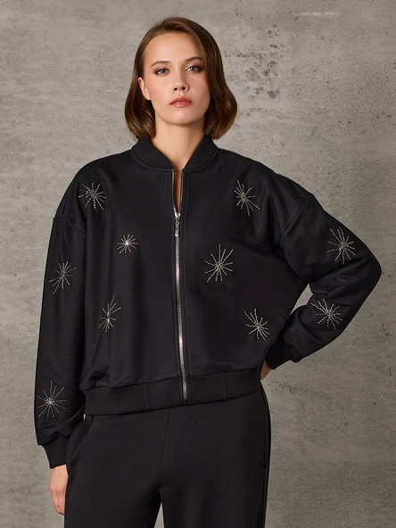 ÖNÜ NAKIŞ İŞLEMELİ TÜL KAPLI SWEAT BOMBER ürün görseli 1