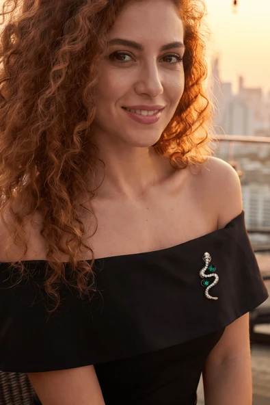 Kristal Işıltılı Mistik Yılan Broş ürün görseli 1