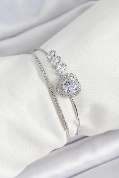 Pirinç Gümüş Renk Kalpli Zirkon Taşlı Kadın Bileklik ürün görseli 1