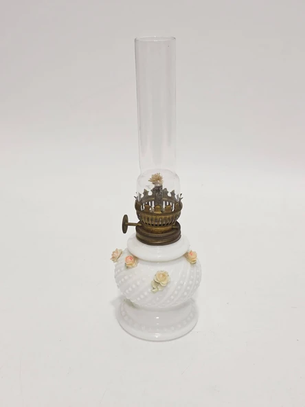 Çiçek Motifli Antika Opal Cam Gaz Lambası 033 ürün görseli 1