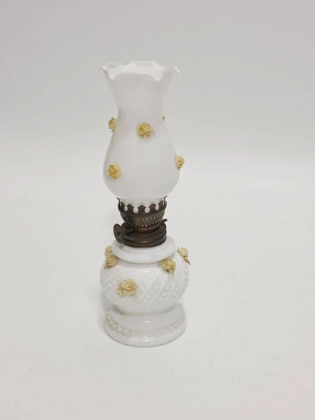 Çiçek Motifli Antika Opal Cam Gaz Lambası 012 ürün görseli 1