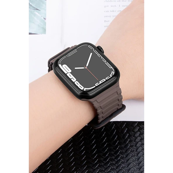 Apple Watch Ultra 49mm Mountain Kordon (saat Değildir) - Siyah-turuncu ürün görseli 1