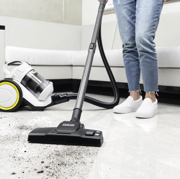 Karcher VC 3 700 W Toz Torbasız Süpürge - Resim 2
