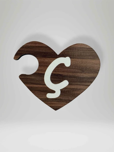 Ç Harfi (Sağ Parça) – Ahşap Puzzle Kalp Harf Magnet – Buzdolabı Süsü – İkili Uyumlu (kod:997) ürün görseli 1