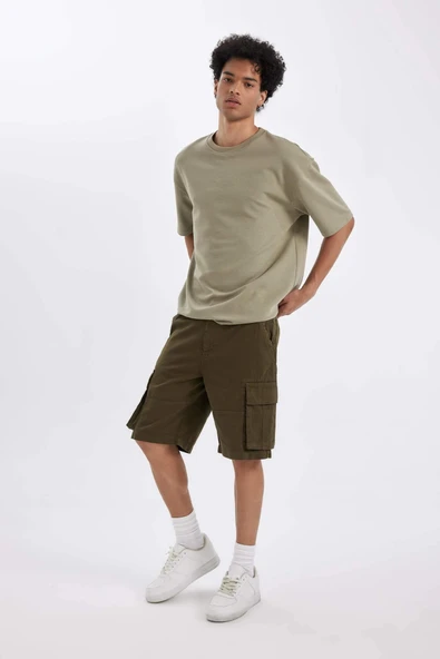 Defacto C5382 Haki Relax Fit Düz Paça Gabardin Kargo Bermuda Şort ürün görseli 1