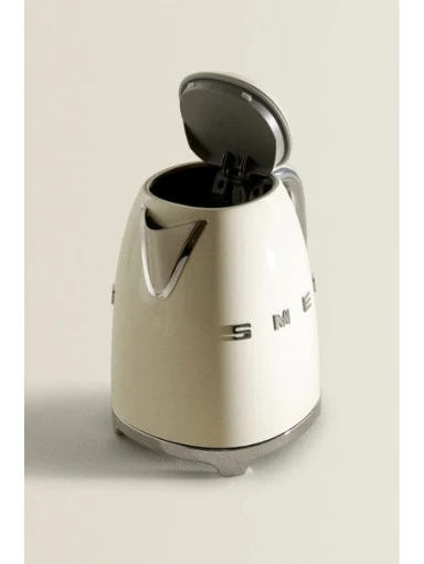 Smeg 50’s Style Krem Retro Krem Kettle - Resim 3