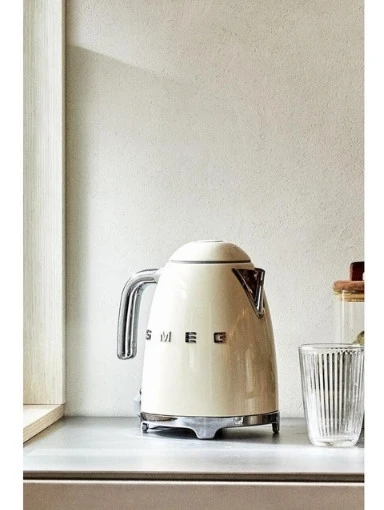 Smeg 50’s Style Krem Retro Krem Kettle ürün görseli 1