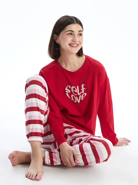 LCW DREAM KIRMIZI Bisiklet Yaka Baskılı Kadın Pijama Takımı ürün görseli 1