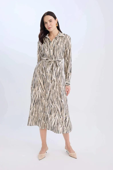 Defacto E0784 Ekru Regular Fit Desenli V Yaka Kuşaklı Uzun Kollu Maxi Elbise ürün görseli 1