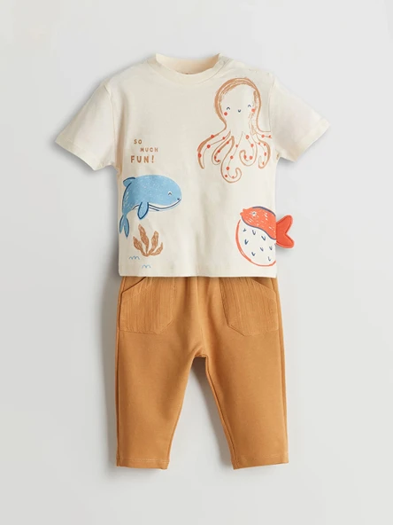 LCW baby Bej Baskılı Erkek Bebek Tişört ve Pantolon 2'li ürün görseli 1