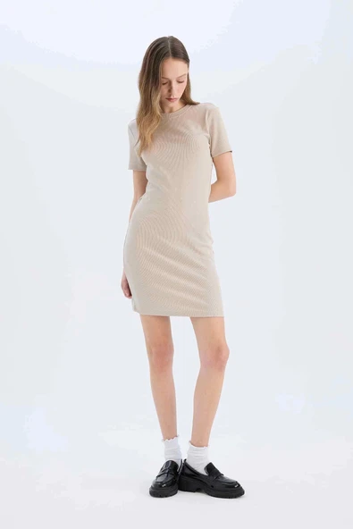 Defacto E7231 Bej Coool Bodycon Vücudu Saran Bisiklet Yaka Fitilli Kaşkorse Kısa Kollu Mini Elbise ürün görseli 1