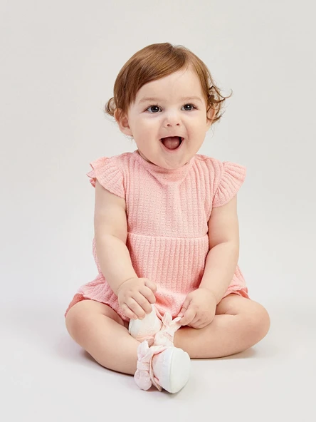 LCW baby Pembe Bisiklet Yaka Dokulu Kız Bebek Bluz ve Şort 2'li ürün görseli 1