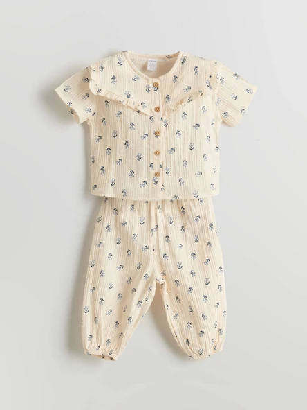 LCW baby Bej Fırfırlı Çiçekli Kız Bebek Bluz ve Pantolon 2'li ürün görseli 1