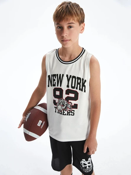 LCW Kids Beyaz Bisiklet Yaka New York Baskılı Erkek Çocuk Atlet ve Şort ürün görseli 1