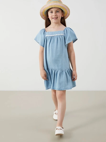 LCW Kids Mavi Çiçek Nakışlı Kız Çocuk Jean Elbise ürün görseli 1