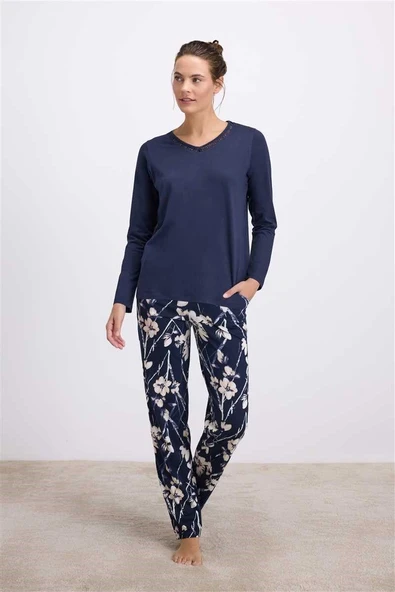Kadın Uzun Kollu T-Shirt ve Pantolon Pijama Takımı – Konforlu, Şık ve Nefes Alabilen Ev Giyim 11533 ürün görseli 1