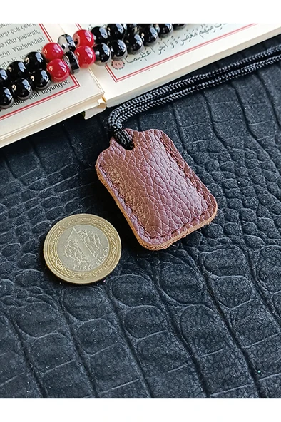 Küçük Dörtgen Cevşen Dualı Kolye Muska Hakiki Deri El Yapımı XS ürün görseli 1