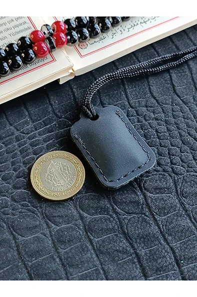 Küçük Dörtgen Cevşen Dualı Kolye Muska Hakiki Deri El Yapımı XS ürün görseli 1