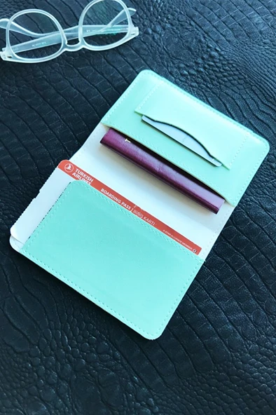Voyager Pasaport Kılıfı Minimalist Vegan Suni Deri Pasaportluk Nil Yeşili ürün görseli 1