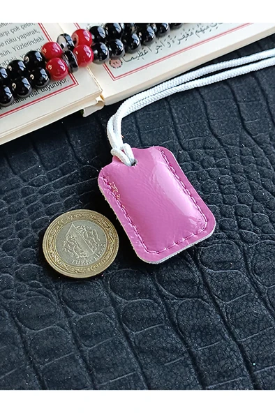 Küçük Dörtgen Cevşen Dualı Kolye Muska Hakiki Deri El Yapımı XS Parlak deri ürün görseli 1