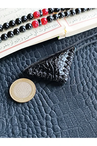 Cevşen Dualı Mini Üçgen Kolye Muska Hakiki Deri Kapalı ürün görseli 1