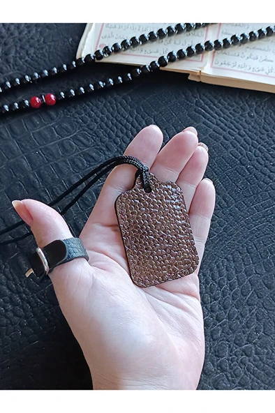 Küçük Dörtgen Cevşen Dualı Kolye Muska Hakiki Deri El Yapımı ürün görseli 1