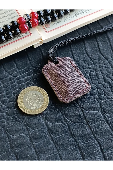 Küçük Dörtgen Cevşen Dualı Kolye Muska Hakiki Deri El Yapımı XS ürün görseli 1