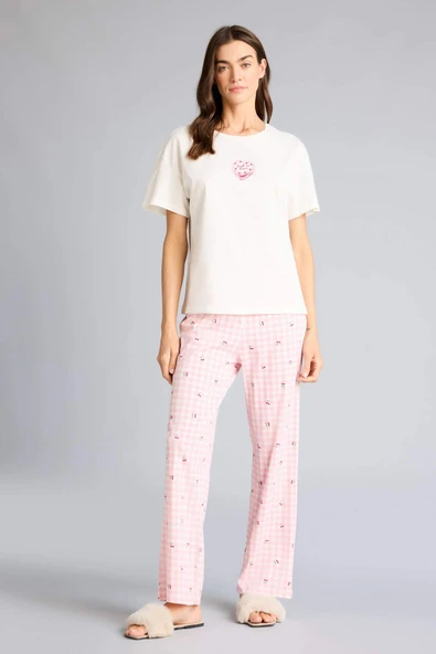Defacto G1674AXPN149 Pembe Pijama Takımı Regular Fit Baskılı Kısa Kollu Üst Desenli Uzun Alt ürün görseli 1