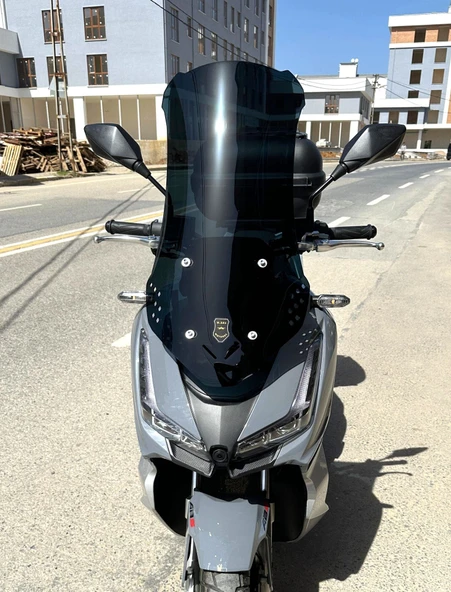 MOTOCAM Arora Beatrix 150 Ön Cam 2023-2026 Model 75cm Siyah Renkli 4mm UZUN ürün görseli 1