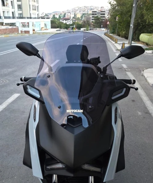 MOTOCAM Yamaha Xmax Techmax Ön Cam 2025-2026 Model 52cm Füme Renkli 4mm Asansörlü ürün görseli 1