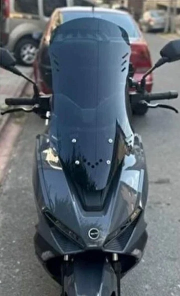 MOTOCAM RKS Vieste 249 Ön Cam 2022-2026 Model 75cm Siyah Renkli 4mm UZUN ürün görseli 1