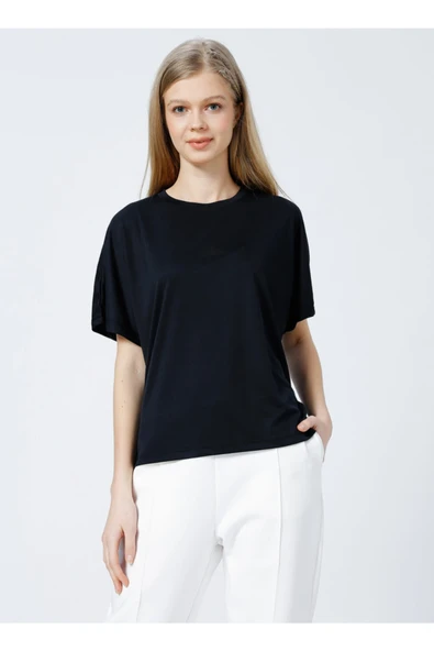 331e87w005 W Kombat Dye Bisiklet Yaka Regular Fit Düz Siyah Kadın T-shirt ürün görseli 1