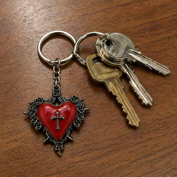 Gotik Kalp Anahtarlık Kırmızı Metal Haç Detaylı Unisex Aksesuar ürün görseli 1