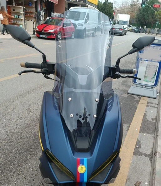 MOTOCAM RKS Vieste 249 Ön Cam 2022-2026 Model 65cm Füme Renkli 4mm ORTA BOYLU ürün görseli 1