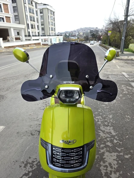 MOTOCAM Küba Bayberry Ön Cam 2024-2026 Model 37cm Siyah Renkli 4mm Elcikli APARATSIZ ürün görseli 1
