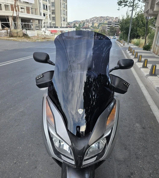 MOTOCAM Honda Forza 300 Ön Cam 2014-2017 Model 78cm Siyah Renkli 4mm Elcikli ürün görseli 1
