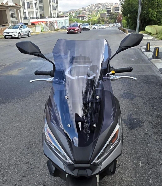MOTOCAM Kanuni Seha 150 Ön Cam 2022-2026 Model 55cm Füme Renkli 4mm KISA ürün görseli 1