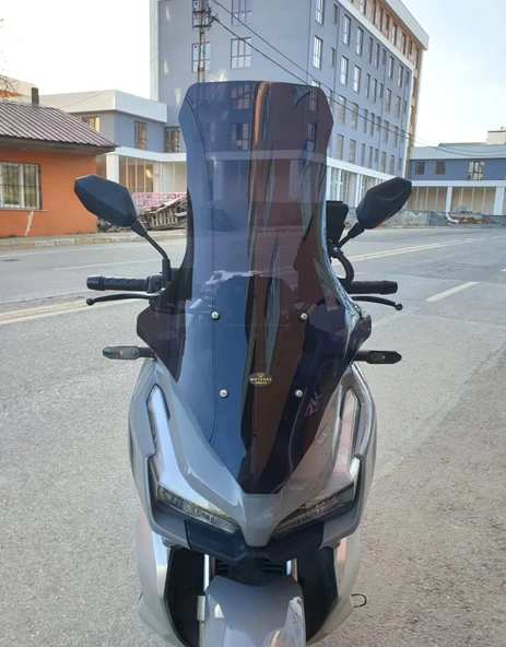 MOTOCAM Kral Arneb 150 Ön Cam 2023-2026 Model 78cm Siyah Renkli 4mm UZUN ürün görseli 1
